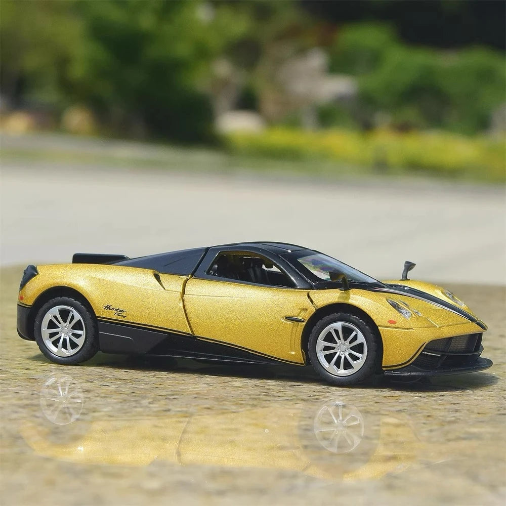 [TOY] 1:36 Pagani 2012 Huayra Gold Model Car Die-Cast