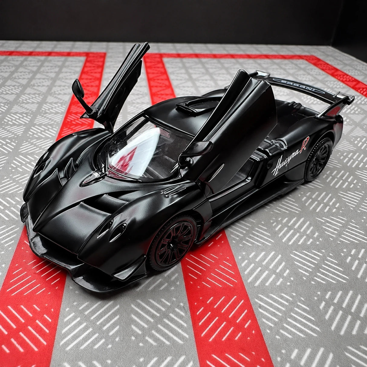 [TOY] 1:36 Pagani 2021 Huayra R Black Model Car Die-Cast