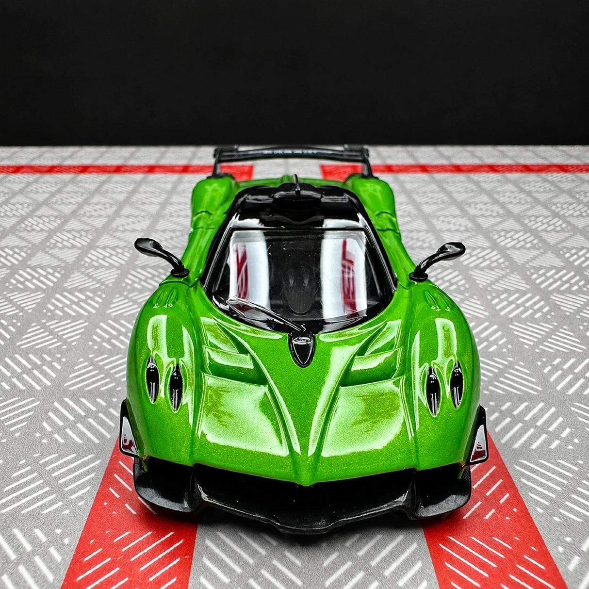 Pagani 2021 Huayra R Green 1:36 – Model wyświetlacza odlewany z metalu