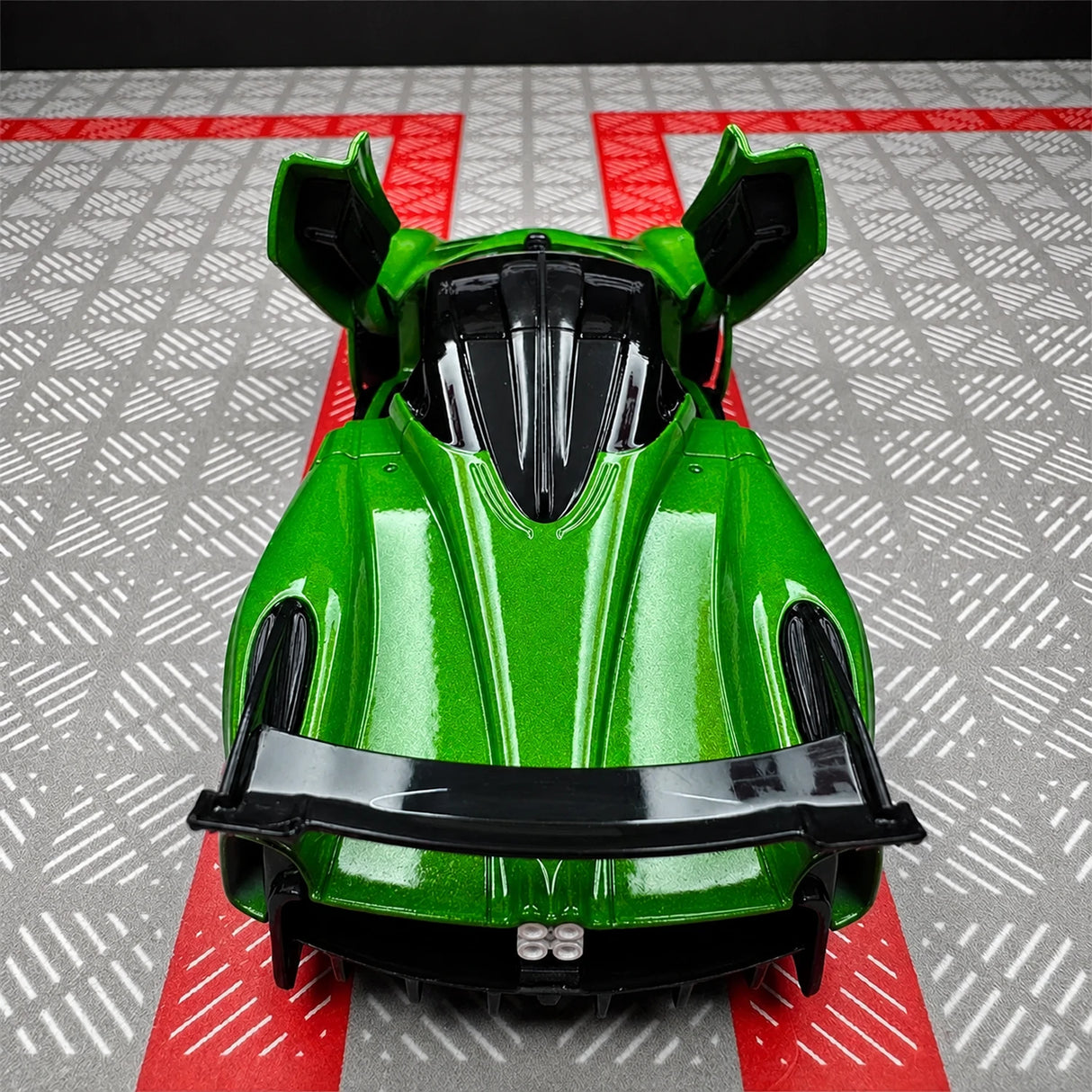 Pagani 2021 Huayra R Green 1:36 – Model wyświetlacza odlewany z metalu