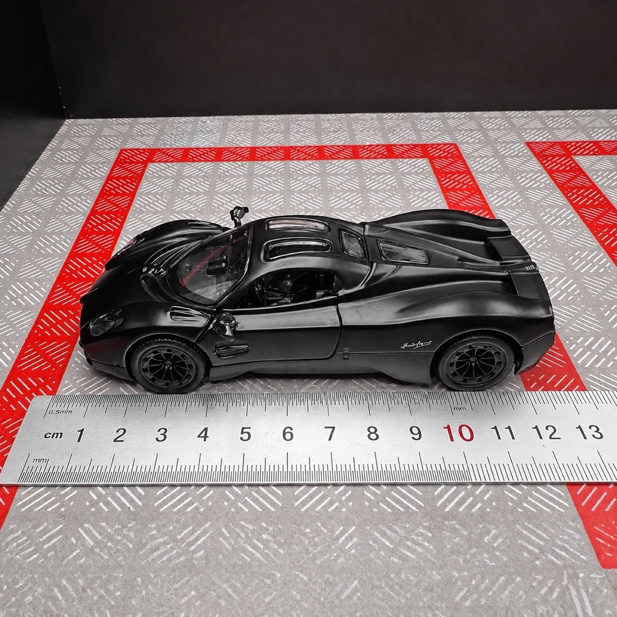[TOY] 1:36 Pagani 2023 Utopia Black Model Car Die-Cast