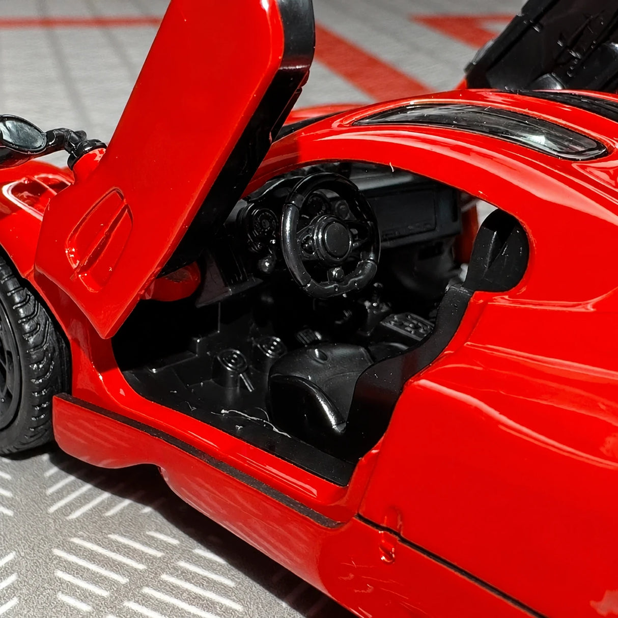 [TOY] 1:36 Pagani 2023 Utopia Red Model Car Die-Cast