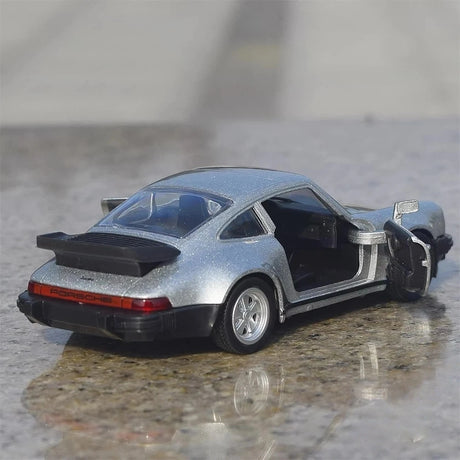 Porsche 1978 911 Turbo prateado 1:36 – modelo de exposição em metal fundido
