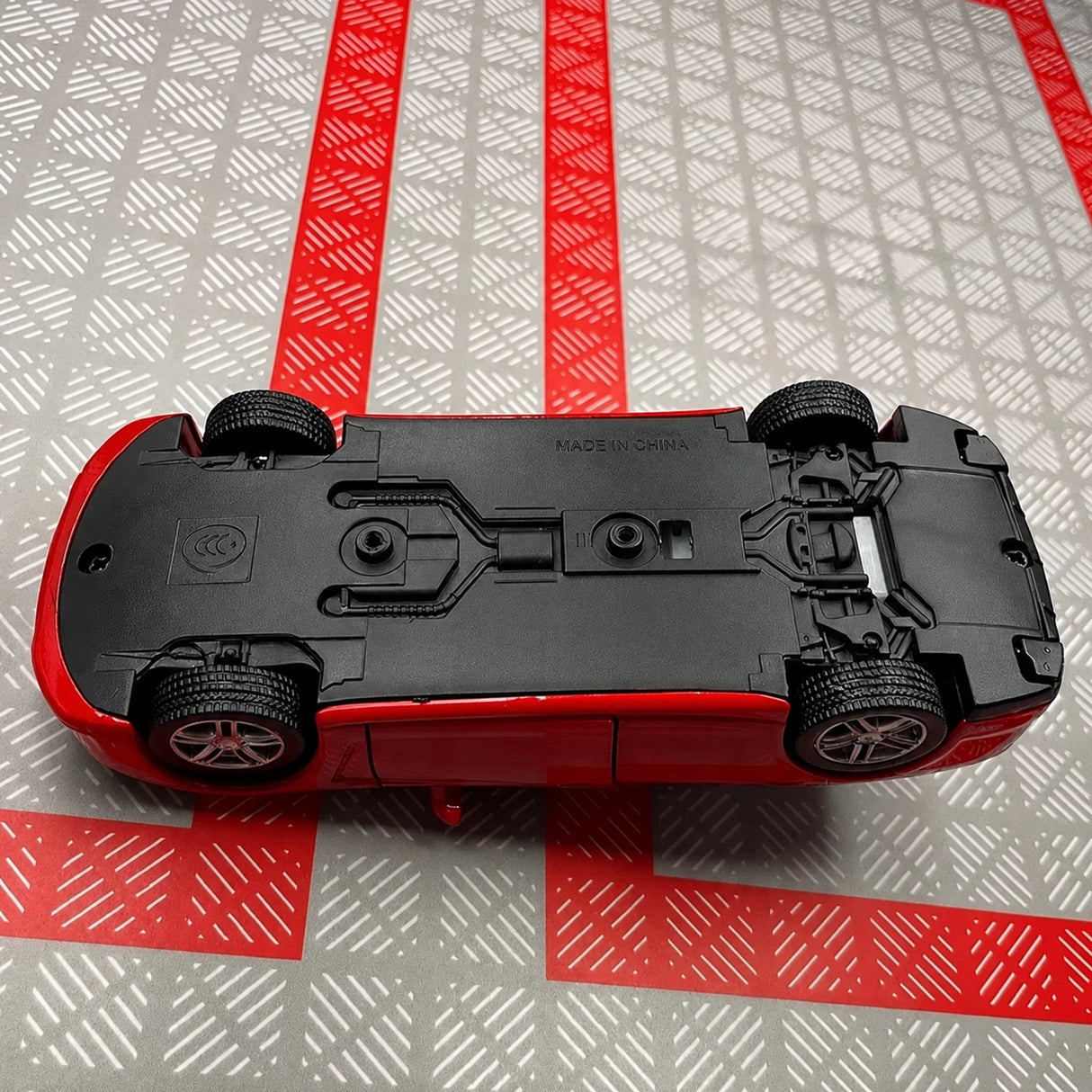 Porsche 2010 Panamera Red 1:36 – Diecast Display Model Die-Cast