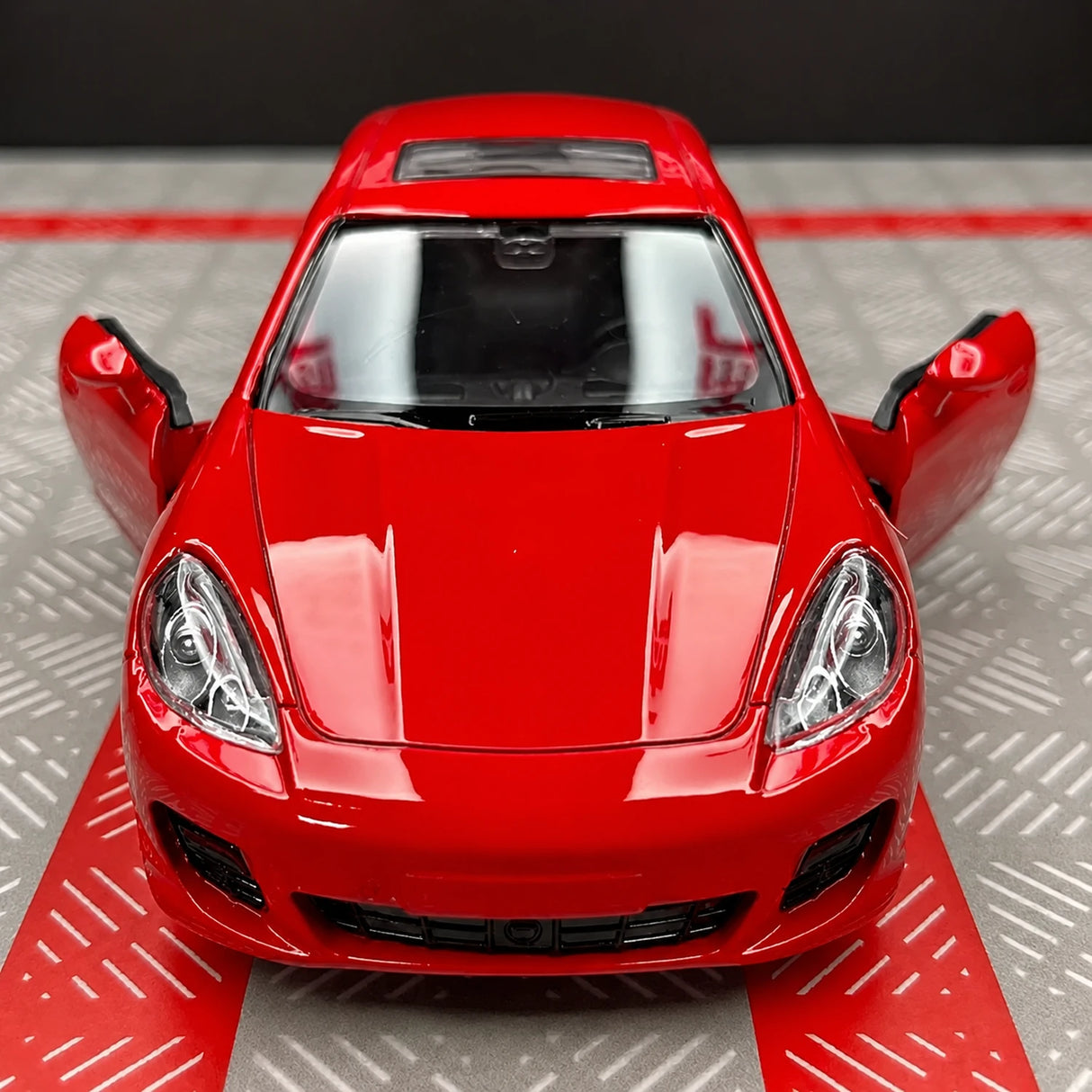 Porsche 2010 Panamera Red 1:36 – Diecast Display Model Die-Cast