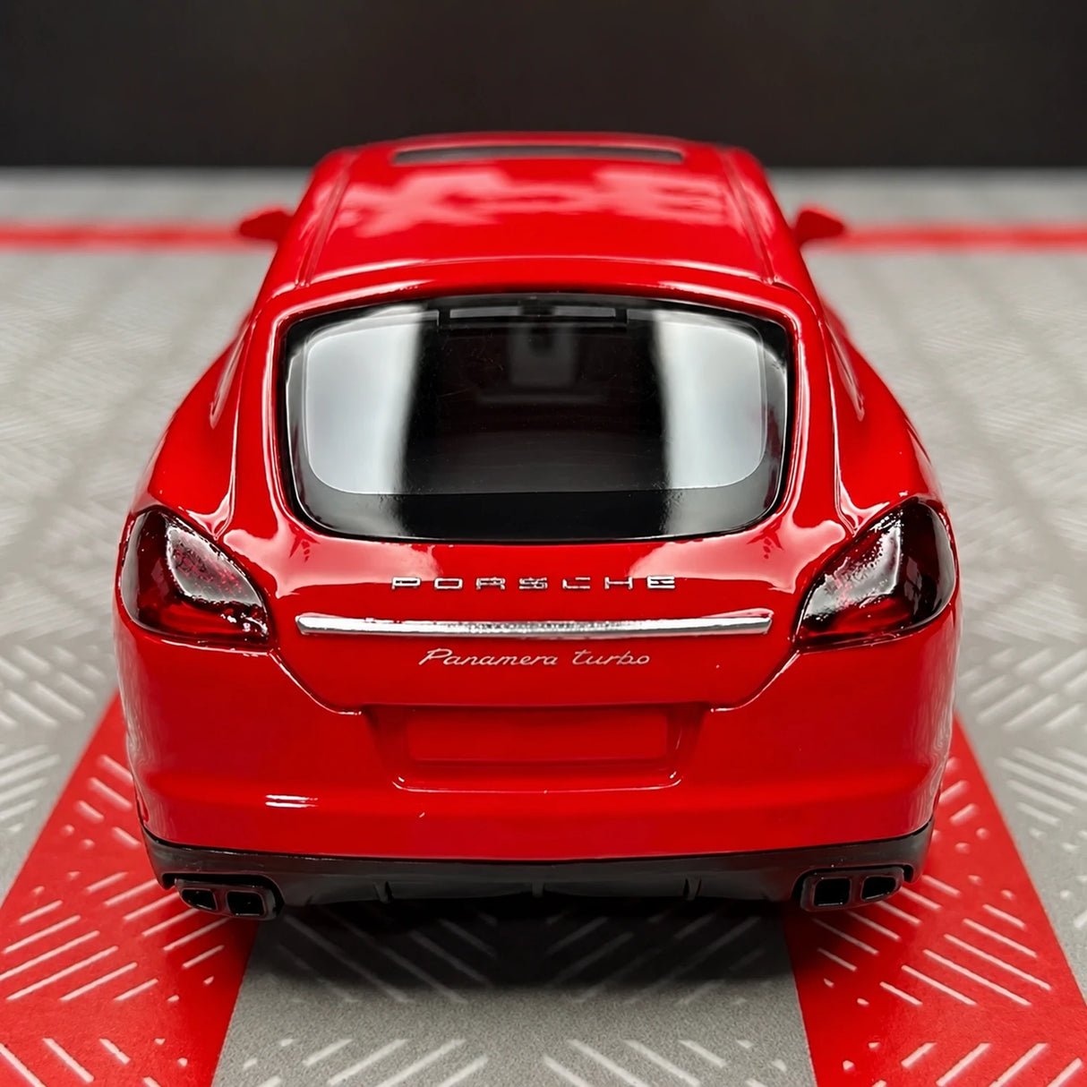 Porsche 2010 Panamera Red 1:36 – Diecast Display Model Die-Cast