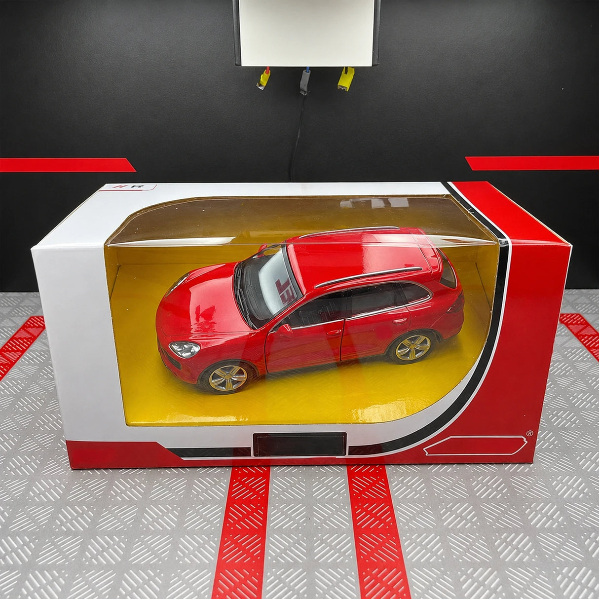 Porsche 2014 Cayenne Czerwony 1:36 – Model wyświetlacza odlewany z metalu