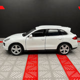 Porsche 2014 Cayenne White 1:36 – model wyświetlacza odlewany z odlewu