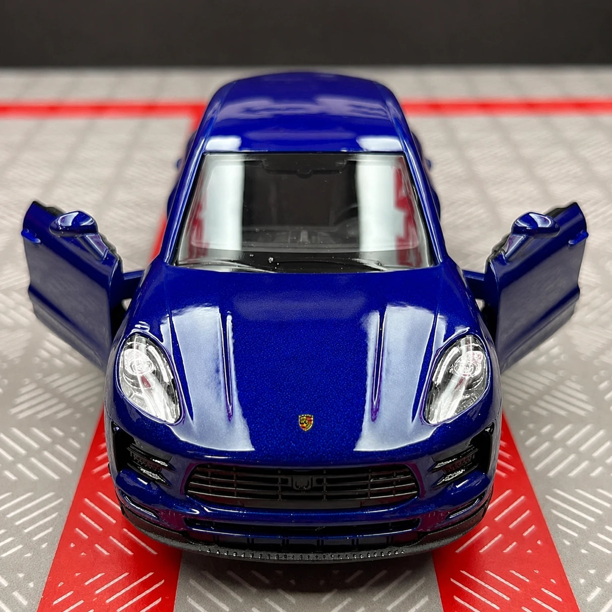 Porsche 2019 Macan Blue 1:36 – Diecast Display Model Die-Cast