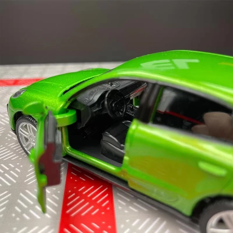 [TOY] 1:36 Porsche 2019 Macan Green Model Car Die-Cast