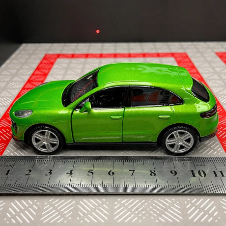 [TOY] 1:36 Porsche 2019 Macan Green Model Car Die-Cast