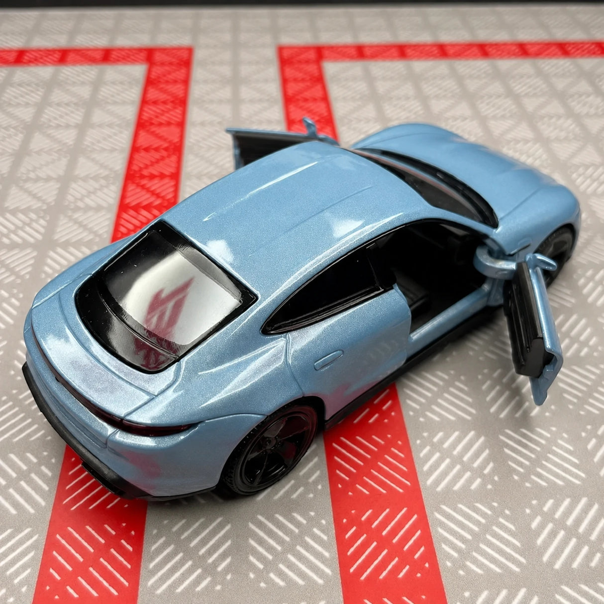 [TOY] 1:36 Porsche 2019 Taycan Cyan Model Car Die-Cast