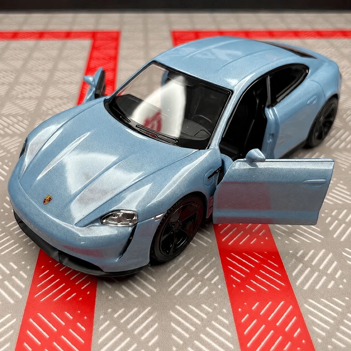 [TOY] 1:36 Porsche 2019 Taycan Cyan Model Car Die-Cast