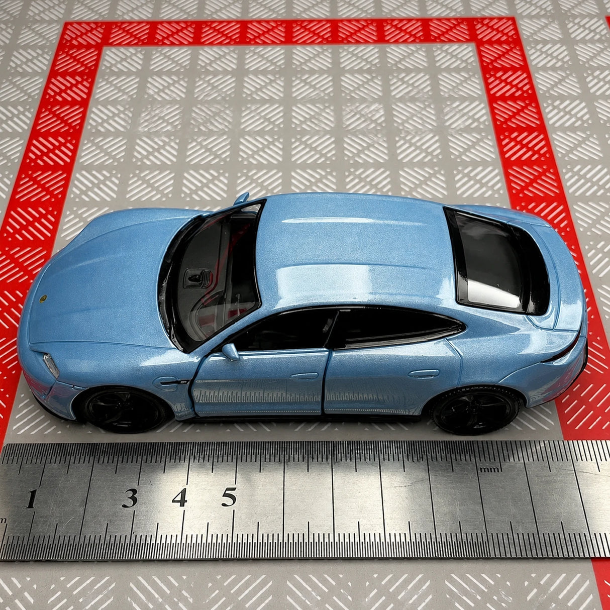 [TOY] 1:36 Porsche 2019 Taycan Cyan Model Car Die-Cast