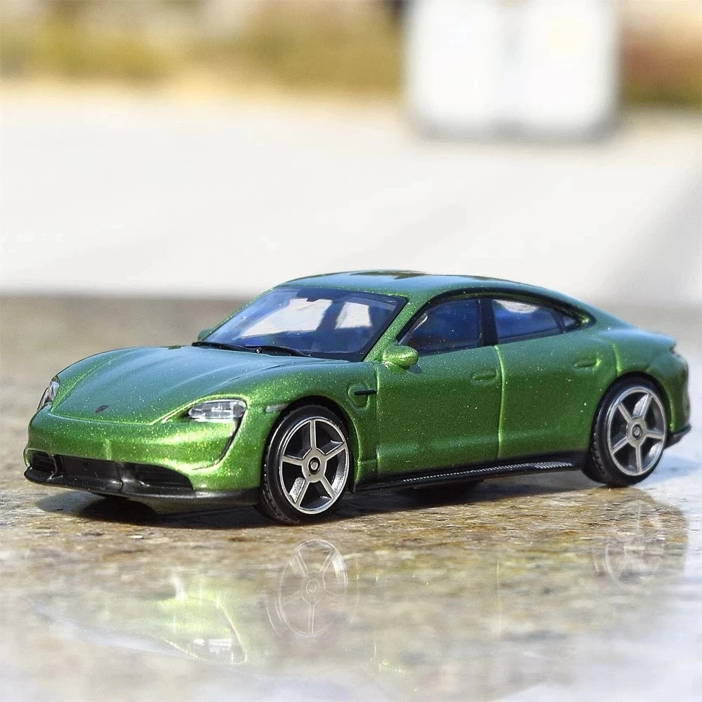 [TOY] 1:36 Porsche 2019 Taycan Green Model Car Die-Cast