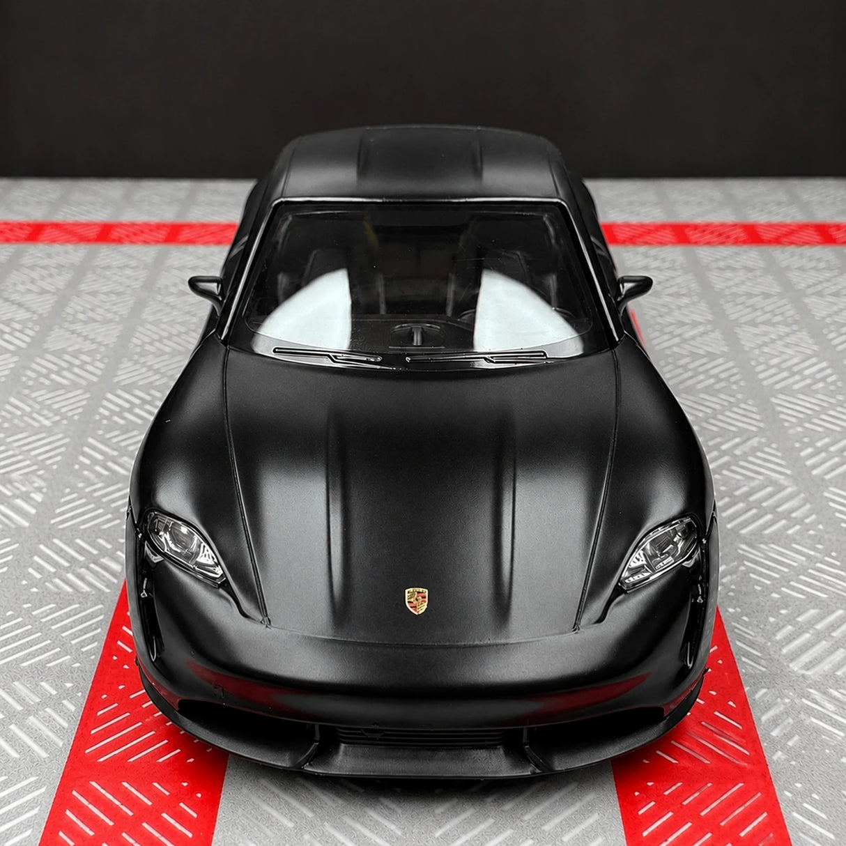Porsche 2019 테이칸 무광 블랙 1:36 – 다이캐스트 디스플레이 모델 다이캐스트
