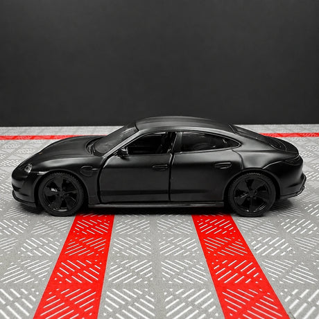 Porsche 2019 Taycan Matte أسود 1:36 – نموذج عرض معدني مصبوب