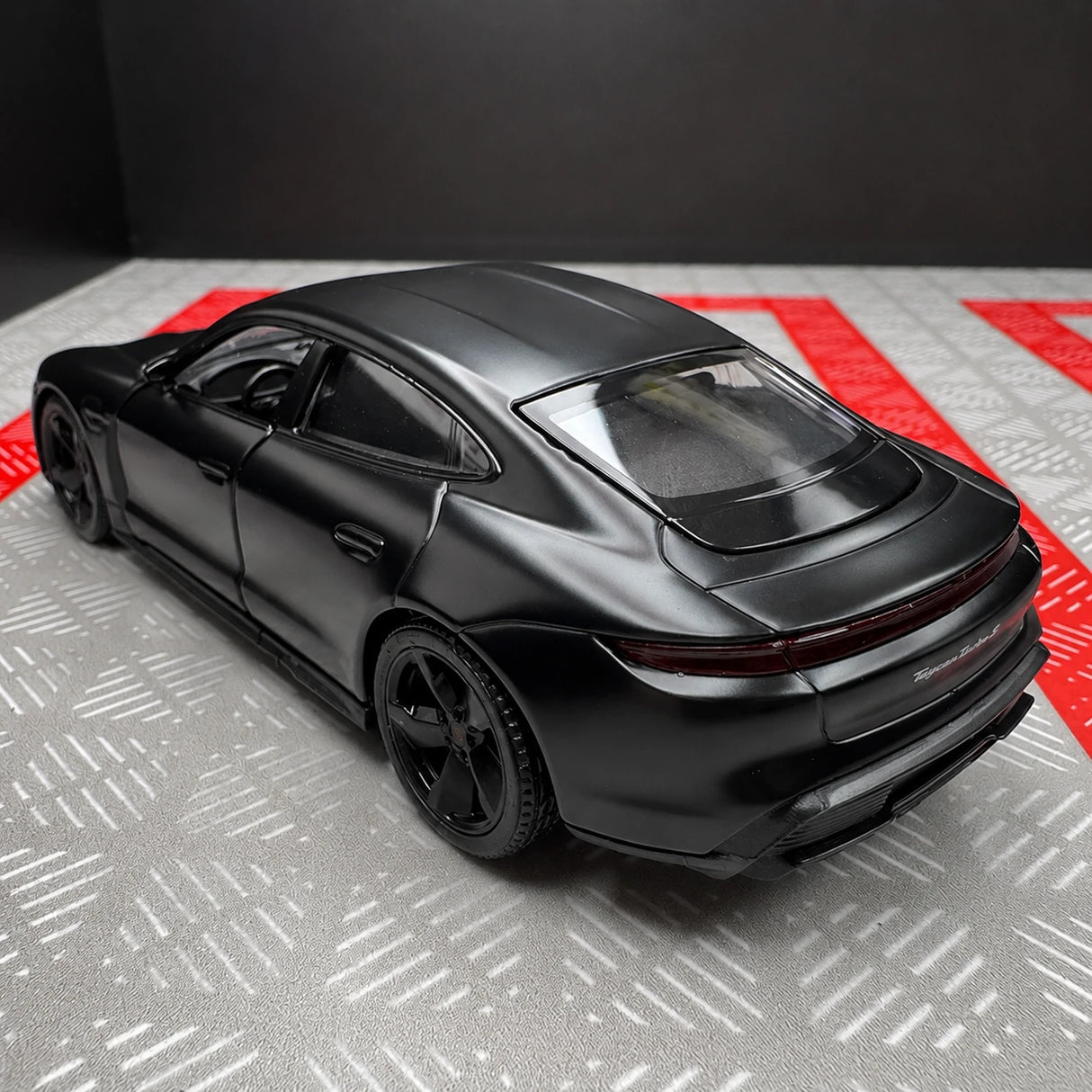 Porsche 2019 테이칸 무광 블랙 1:36 – 다이캐스트 디스플레이 모델 다이캐스트