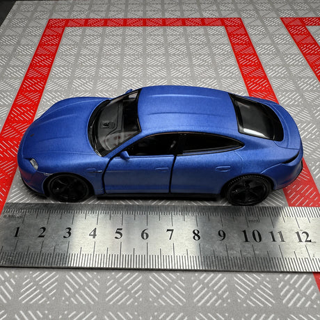 Porsche 2019 Taycan Matte أزرق 1:36 – نموذج عرض معدني مصبوب