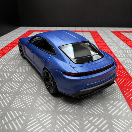 Porsche 2019 Taycan Matte أزرق 1:36 – نموذج عرض معدني مصبوب
