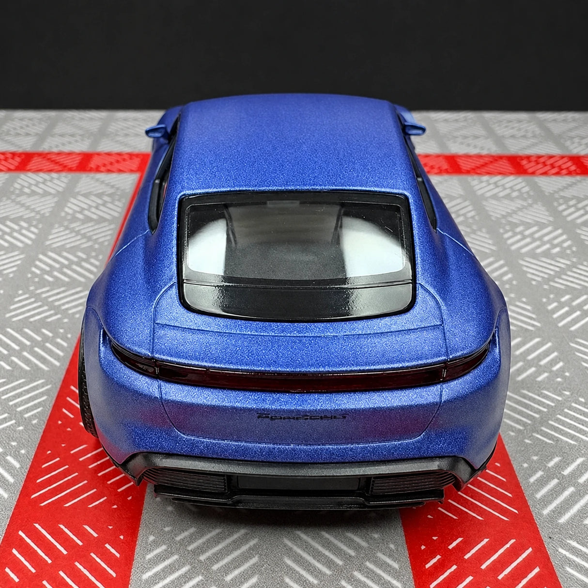 Porsche 2019 테이칸 무광 블루 1:36 – 다이캐스트 디스플레이 모델 다이캐스트