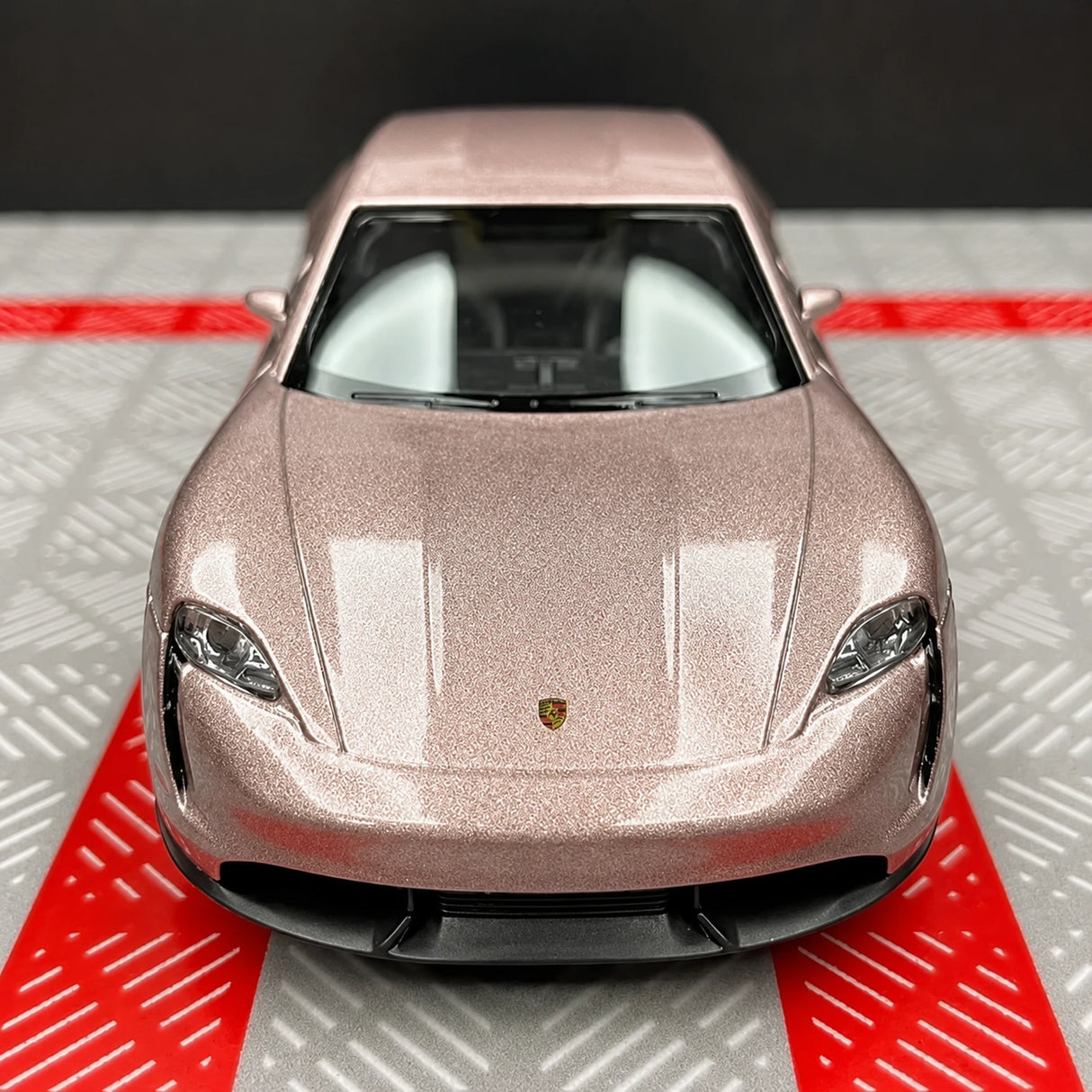 [TOY] 1:36 Porsche 2019 Taycan Pink Model Car Die-Cast