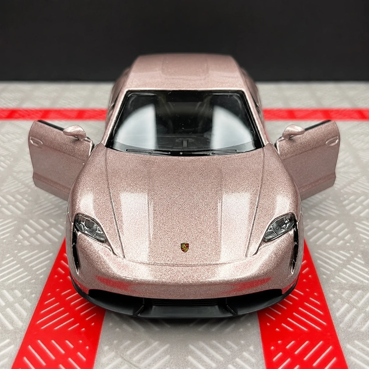 [TOY] 1:36 Porsche 2019 Taycan Pink Model Car Die-Cast