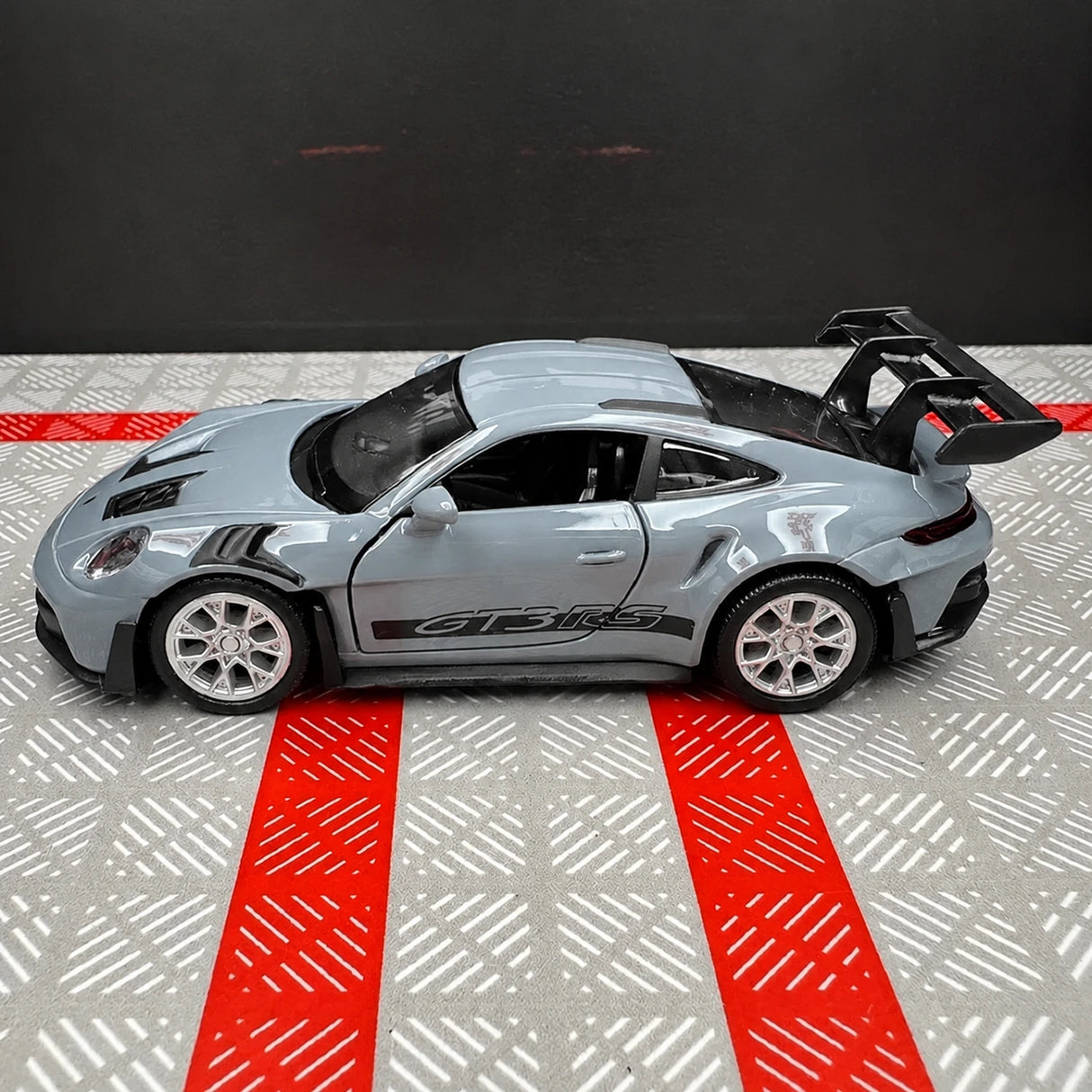 [TOY] 1:36 Porsche 2023 911 992 GT3 RS Gray Model Car Die-Cast