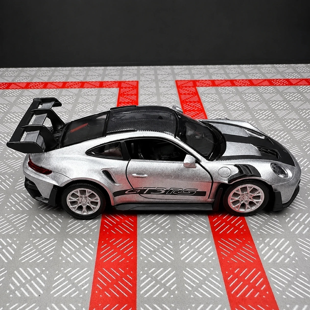 [TOY] 1:36 Porsche 2023 911 992 GT3 RS シルバー モデルカー Die-Cast