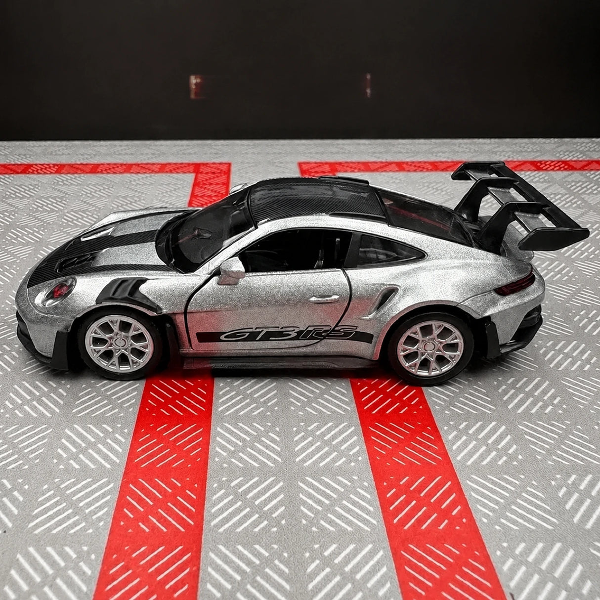 [TOY] 1:36 Porsche 2023 911 992 GT3 RS シルバー モデルカー Die-Cast