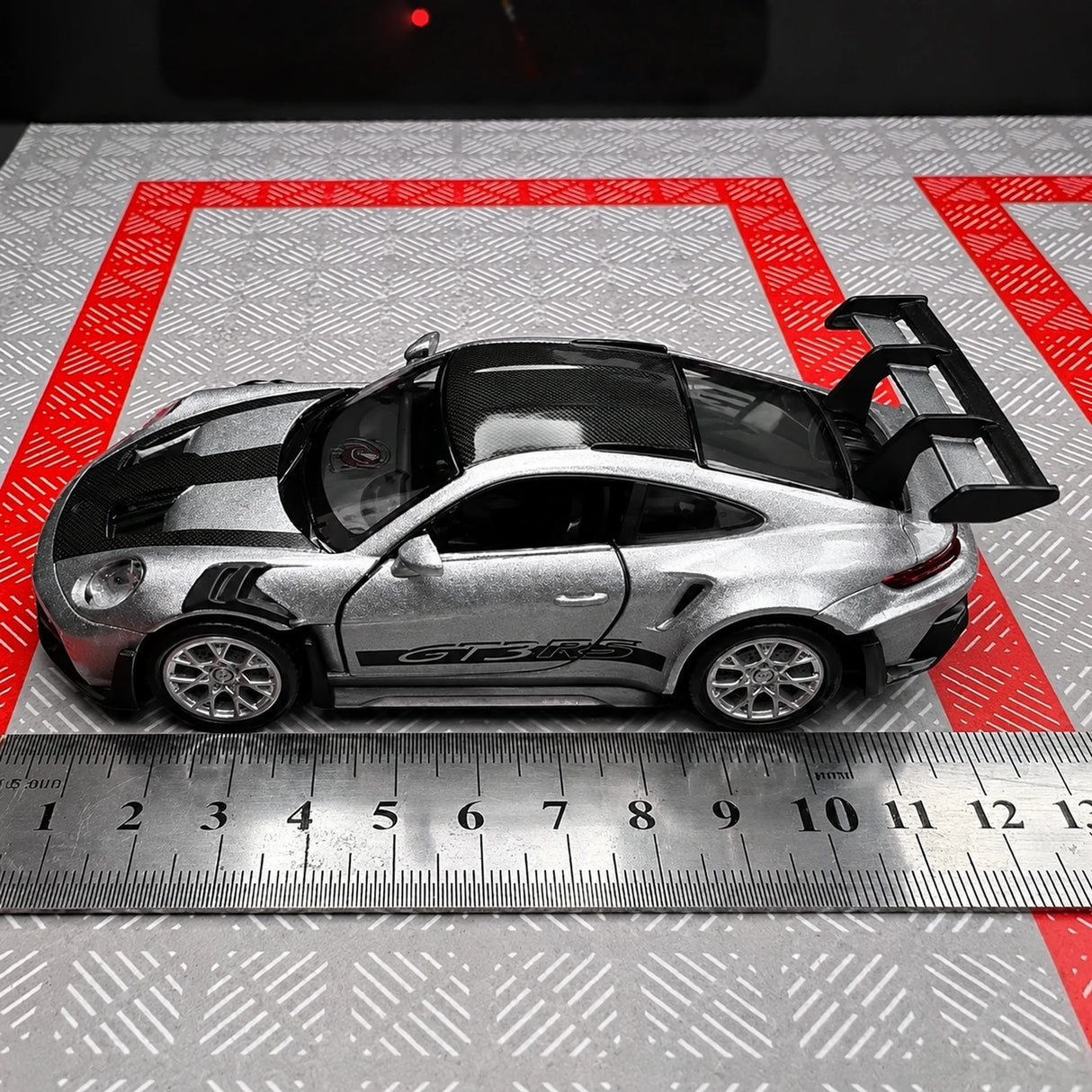 [TOY] 1:36 Porsche 2023 911 992 GT3 RS シルバー モデルカー Die-Cast
