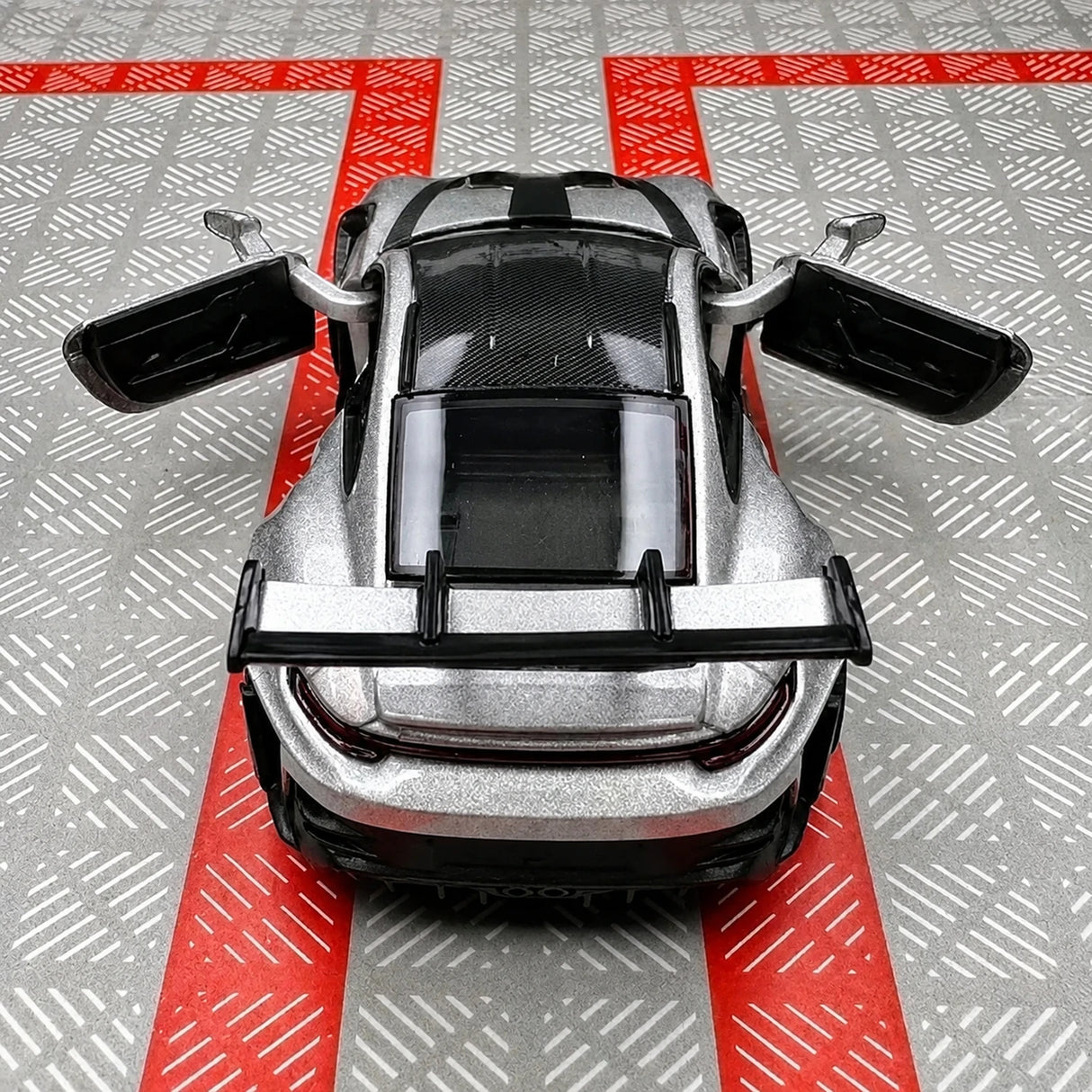 [TOY] 1:36 Porsche 2023 911 992 GT3 RS シルバー モデルカー Die-Cast