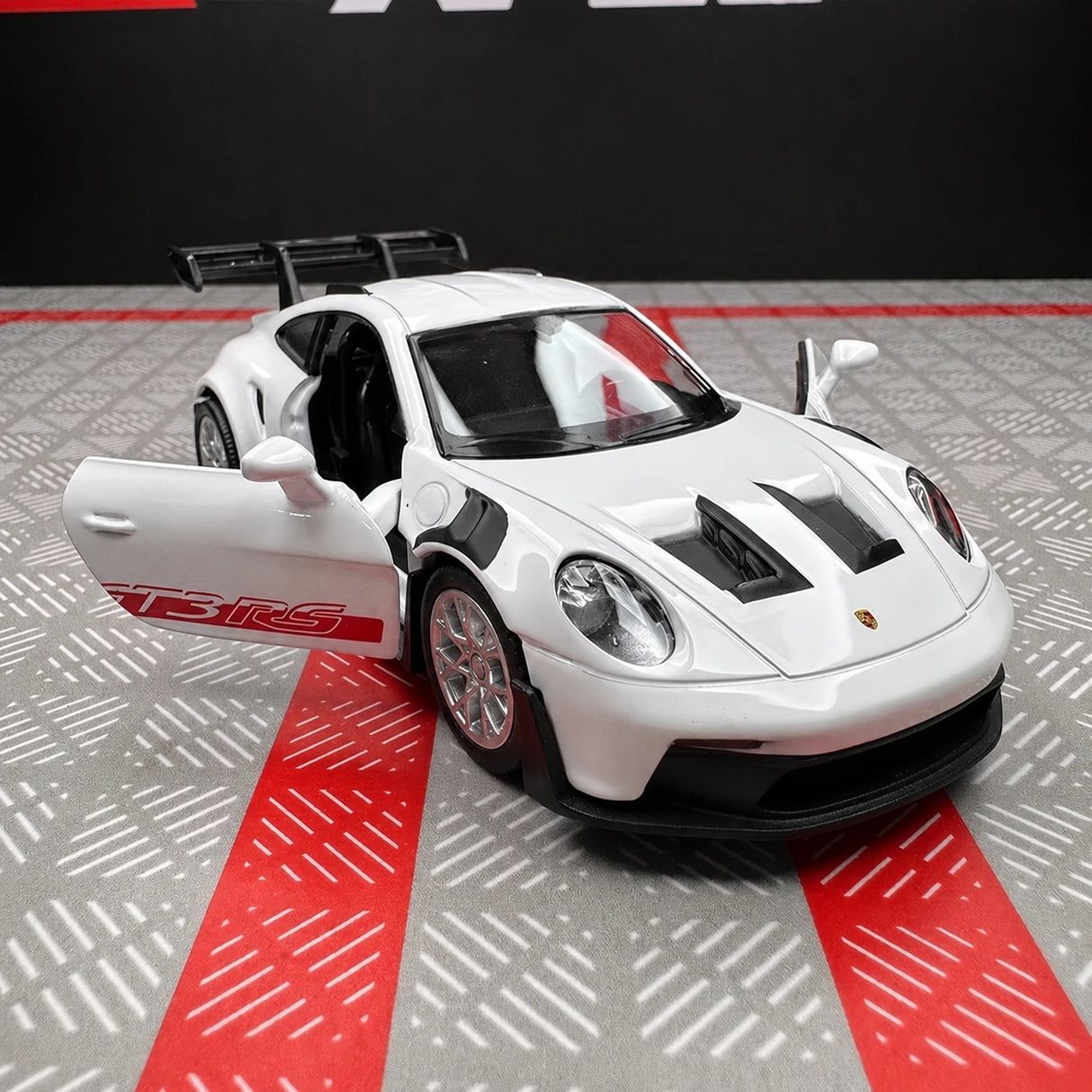 [TOY] 1:36 Porsche 2023 911 992 GT3 RS vit modellbil Die-Cast