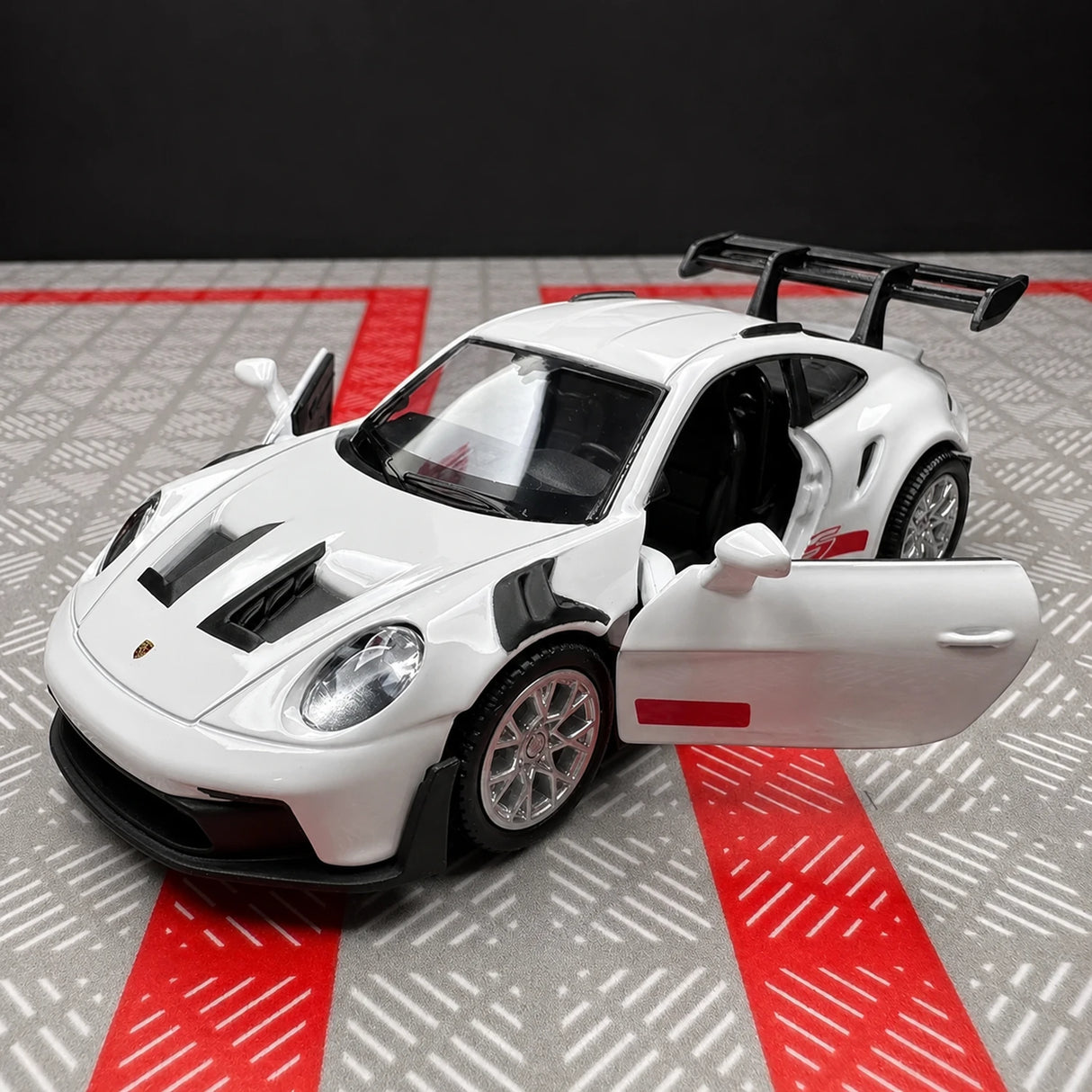 [TOY] 1:36 Porsche 2023 911 992 GT3 RS vit modellbil Die-Cast