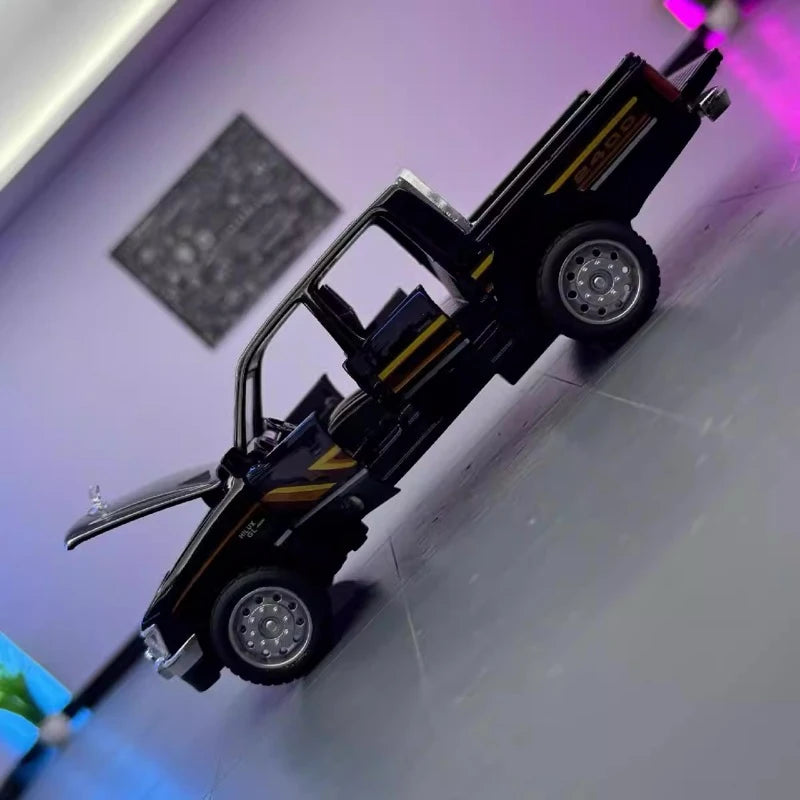 [TOY] 1:36 Toyota 1988 Hilux Black Model Car Die-Cast