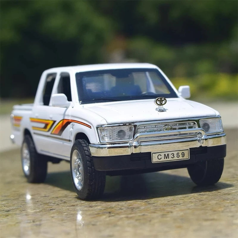 [TOY] 1:36 Toyota 1988 Hilux White Model Car Die-Cast
