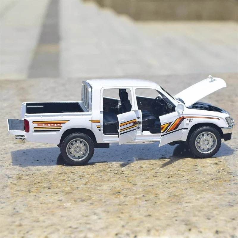 [TOY] 1:36 Toyota 1988 Hilux White Model Car Die-Cast