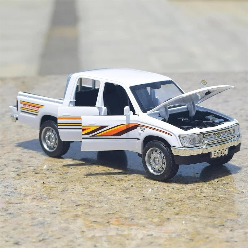 [TOY] 1:36 Toyota 1988 Hilux White Model Car Die-Cast