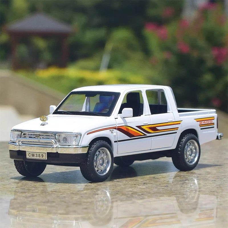 [TOY] 1:36 Toyota 1988 Hilux White Model Car Die-Cast
