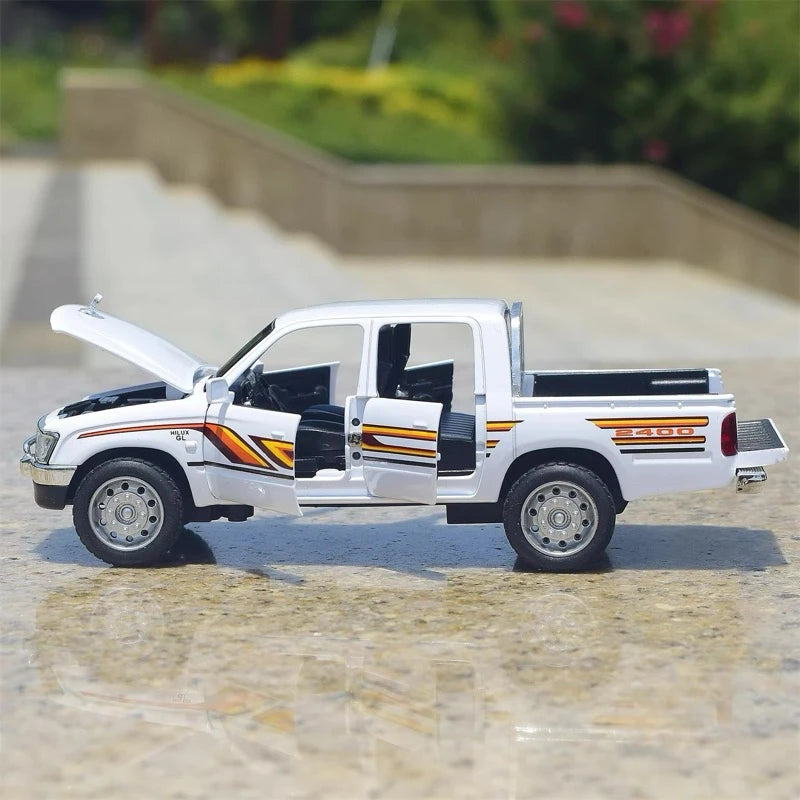 [TOY] 1:36 Toyota 1988 Hilux White Model Car Die-Cast
