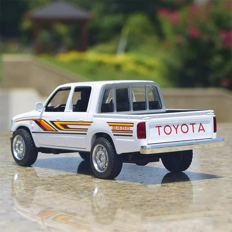 [TOY] 1:36 Toyota 1988 Hilux White Model Car Die-Cast