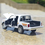 Toyota 1988 Hilux branco 1:36 – modelo de exposição em metal fundido