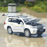 [TOY] 1:36 Toyota 2012 Land Cruiser LC200 White Model Car Die-Cast