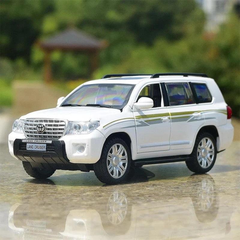 [TOY] 1:36 Toyota 2012 Land Cruiser LC200 White Model Car Die-Cast