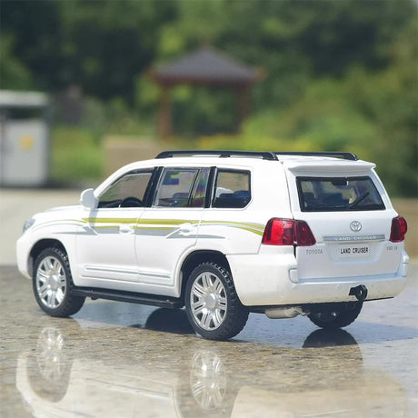 [TOY] 1:36 Toyota 2012 Land Cruiser LC200 White Model Car Die-Cast