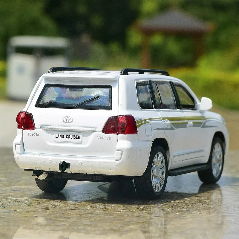[TOY] 1:36 Toyota 2012 Land Cruiser LC200 White Model Car Die-Cast