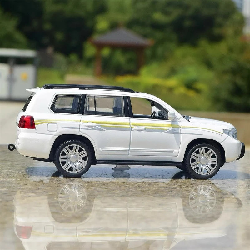 [TOY] 1:36 Toyota 2012 Land Cruiser LC200 White Model Car Die-Cast