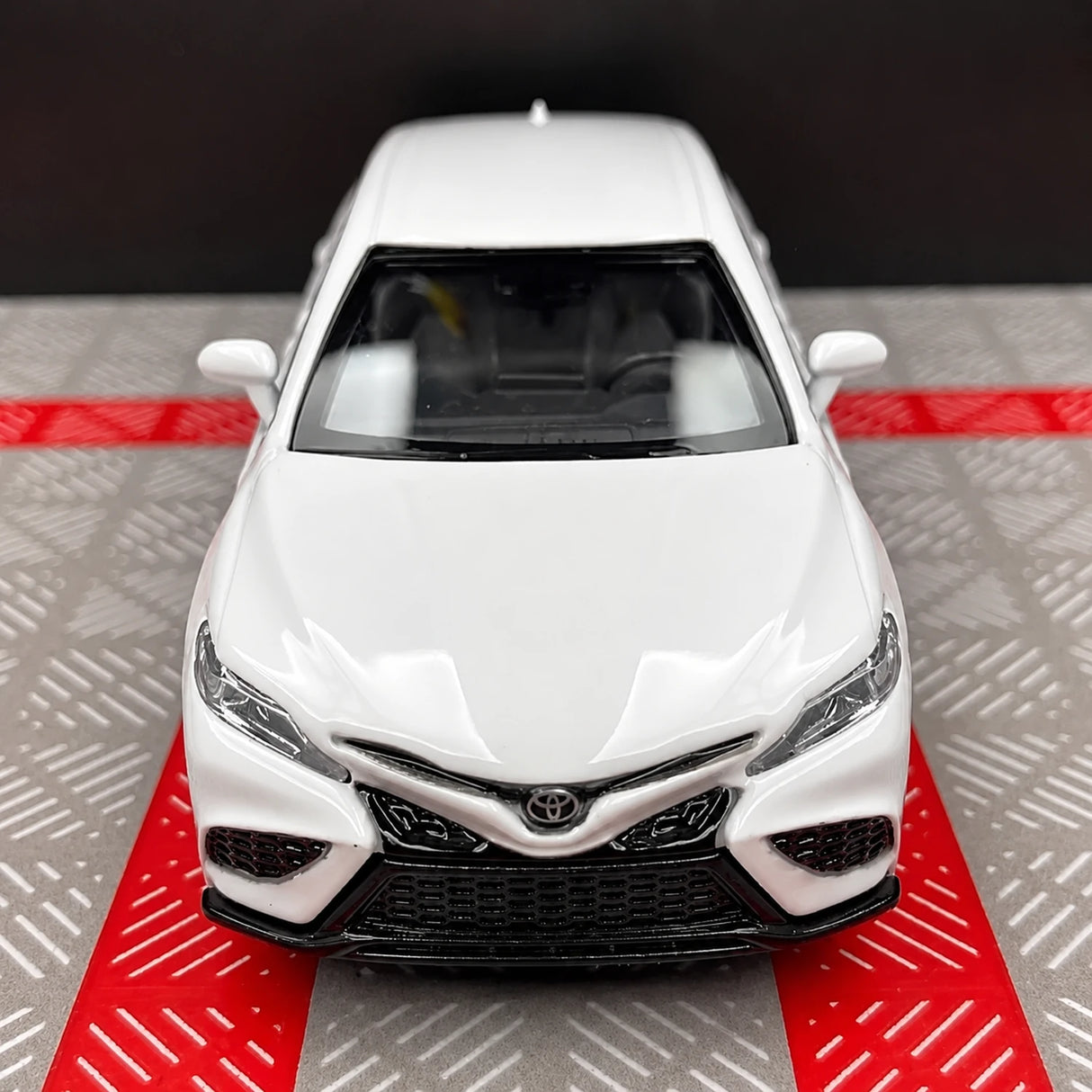 [TOY] 1:36 Toyota 2017 Camry XV70 vit modellbil Die-Cast
