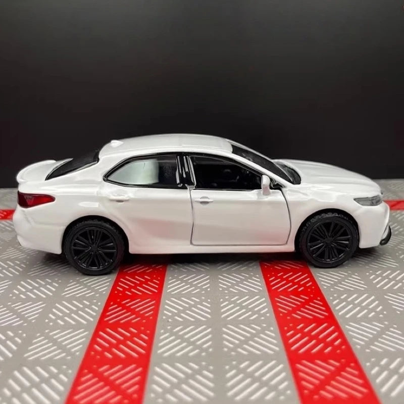 [TOY] 1:36 Toyota 2017 Camry XV70 White Model Car Die-Cast