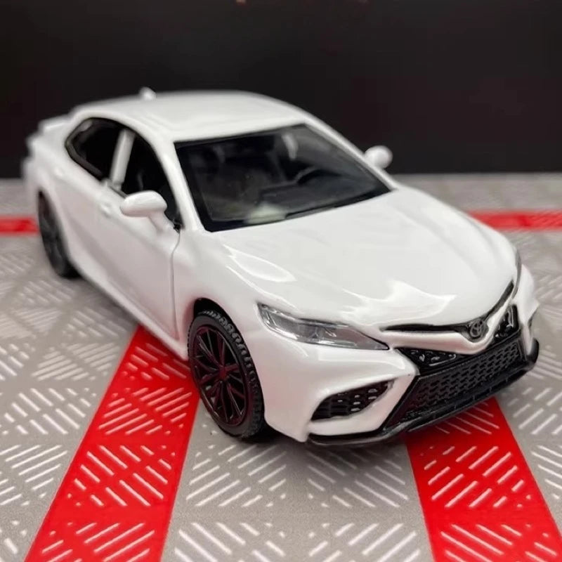 [TOY] 1:36 Toyota 2017 Camry XV70 White Model Car Die-Cast